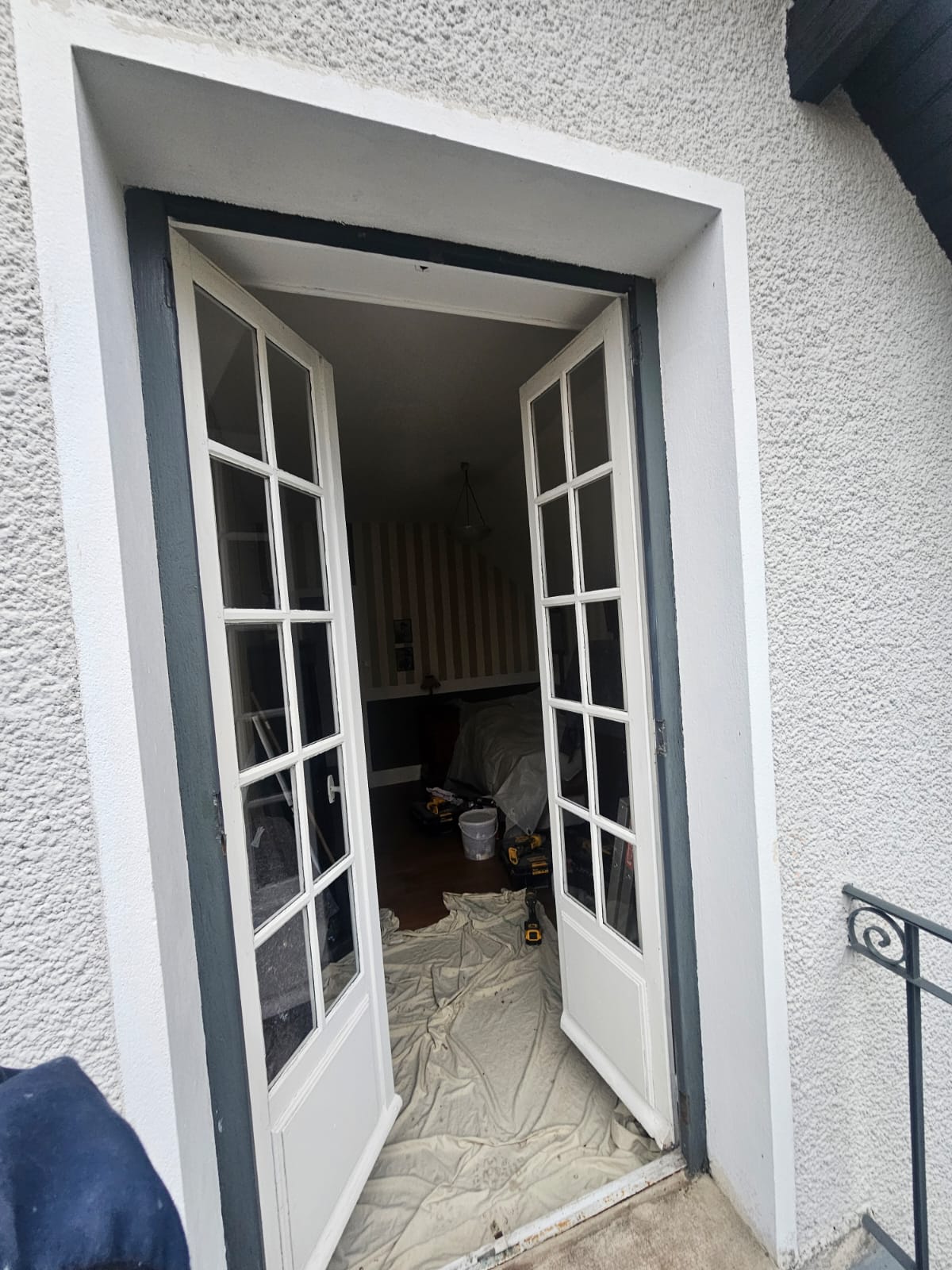 Porte d'entrée bois noble